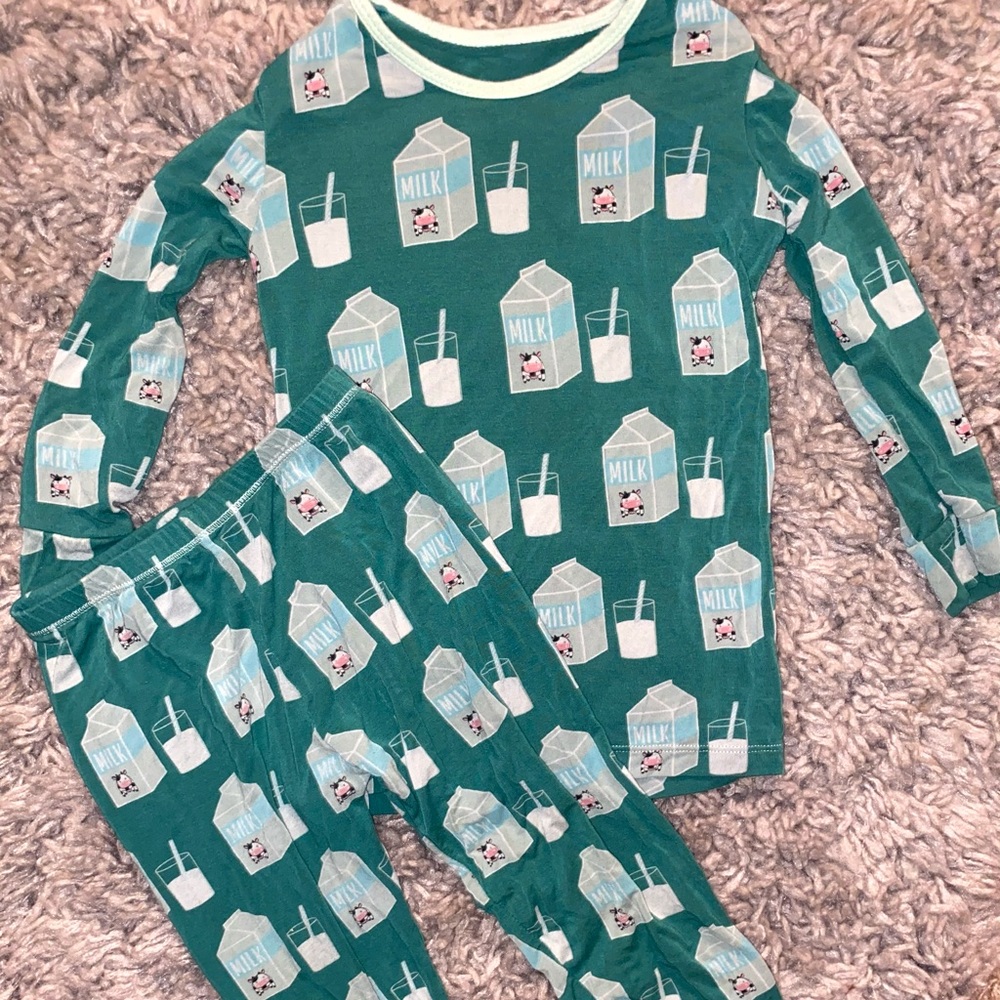 Kickee Pants Size 4T Milk and Cookies PJ Set